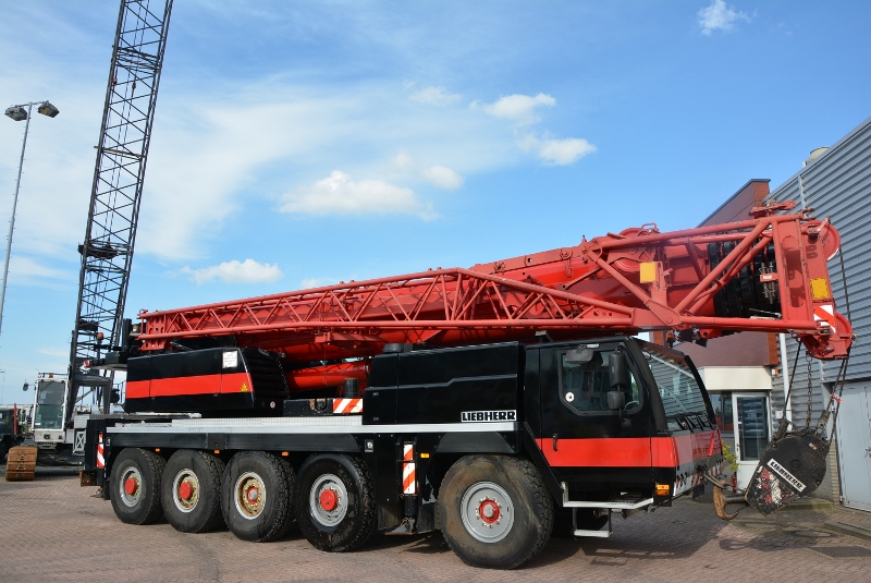 Liebherr LTM1100